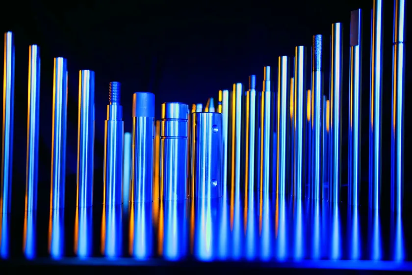 90836_borner_mechanik_Fuehrungswellen_retuschiert